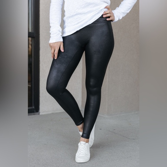 SPANX Faux Leather Black Leggings Size Large - Picture 1 of 10